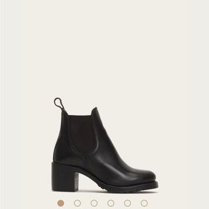 FRYE Sabrina Chelsea Boots